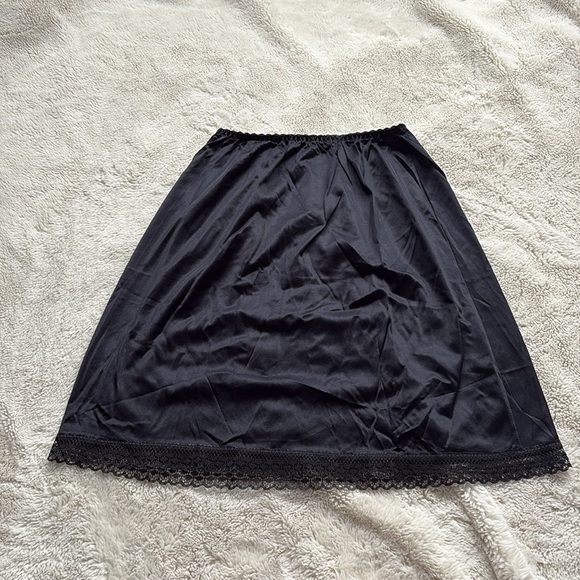 Vintage Intimate Details Black Lace Slip Skirt –Size Small | Gothic Romance | - Picture 2 of 5